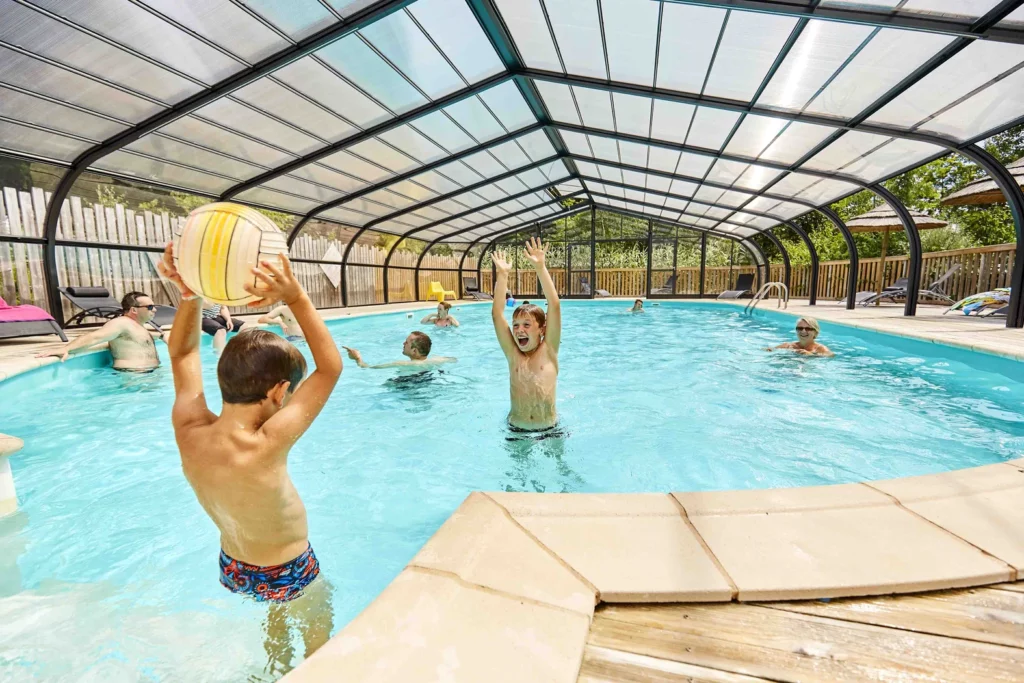 camping proche Puy du Fou avec piscine couverte