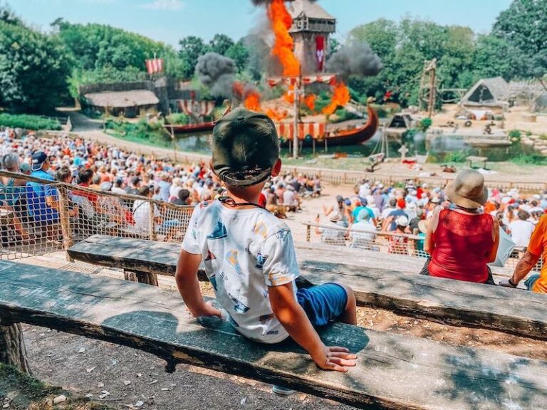 enfant puy du fou wiking