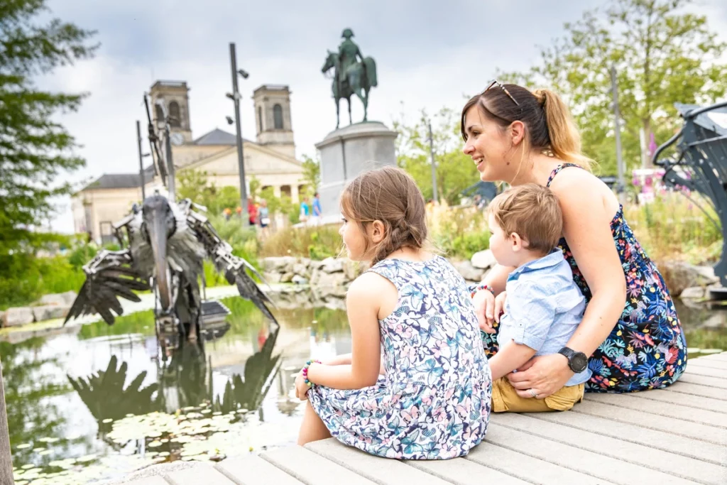 visitez la place napoléon roche sur yon