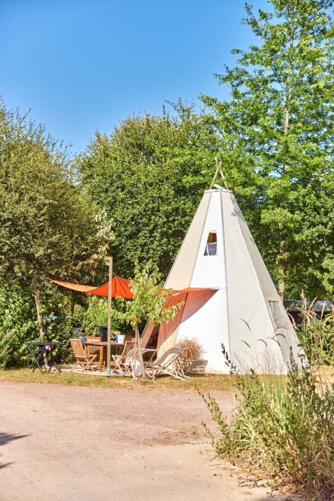 Hébergement insolite le tipi du camping
