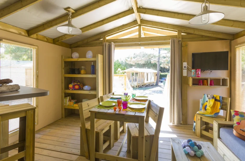 Confort Lodge SWEETFLOWER 43 m² 4/6 p. (2 kamers) + overdekt terras