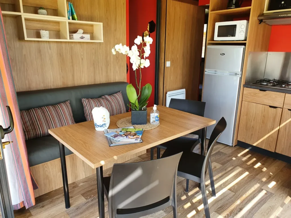 Premium Cabane dans les arbres avec Spa 30m²+ terrasse 30m² + Climatisation + Lits faits à l’arrivée