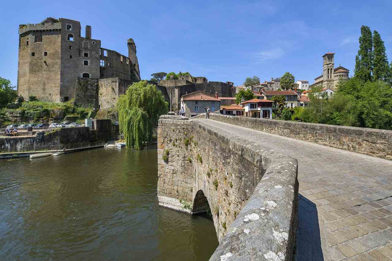 Clisson, ville au patrimoine médiéval et à l’architecture d’inspiration italienne