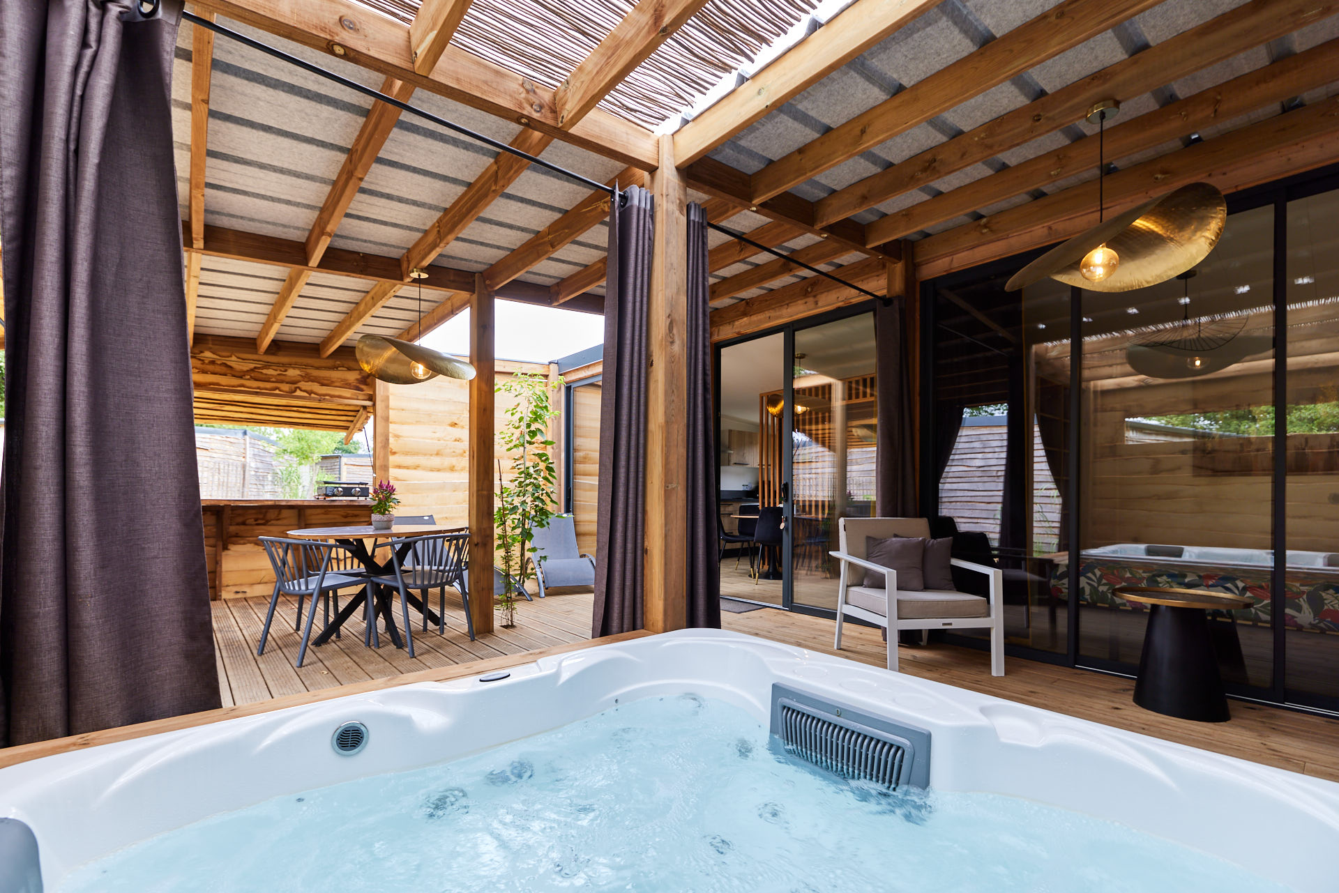 Premium Cabane Côté Nature avec Spa 35m² 5 P. (2 chambres) + climatisation + terrasse couverte