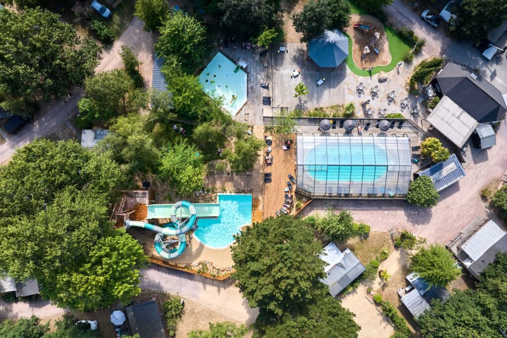 Vue aérienne de l'espace aquatique - Camping du Lac de La Chausselière